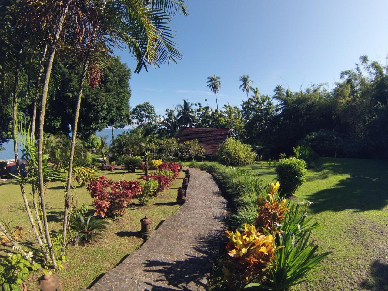 Lumbalumba Resort - Manado Exterior foto